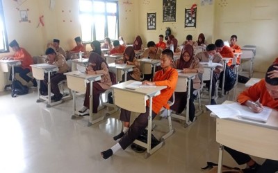 MTsN 1 Bangka Tengah Laksanakan Sumatif Akhir Semester Genap bagi Siswa Kelas IX