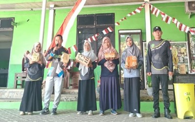 MTsN 1 Bangka Tengah Meriahkan HUT ke-81 Kemerdekaan RI dengan Jalan Santai